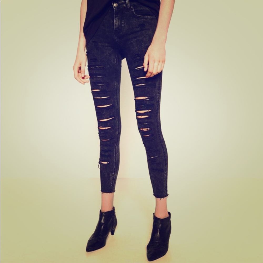 ZARA BLACK RIPPED JEANS -GREAT CONDITION